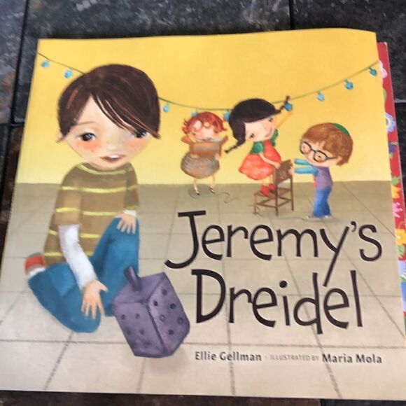 2 children’s Chanukah Books  - Picture 5 of 7